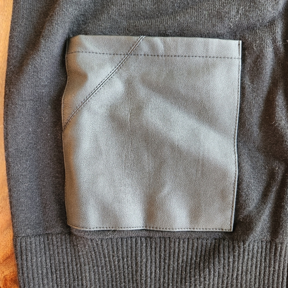 Stylish Banana Republic Long Zip Up Sweater Black Pockets w/ Leather Look Medium - Picture 3 of 9